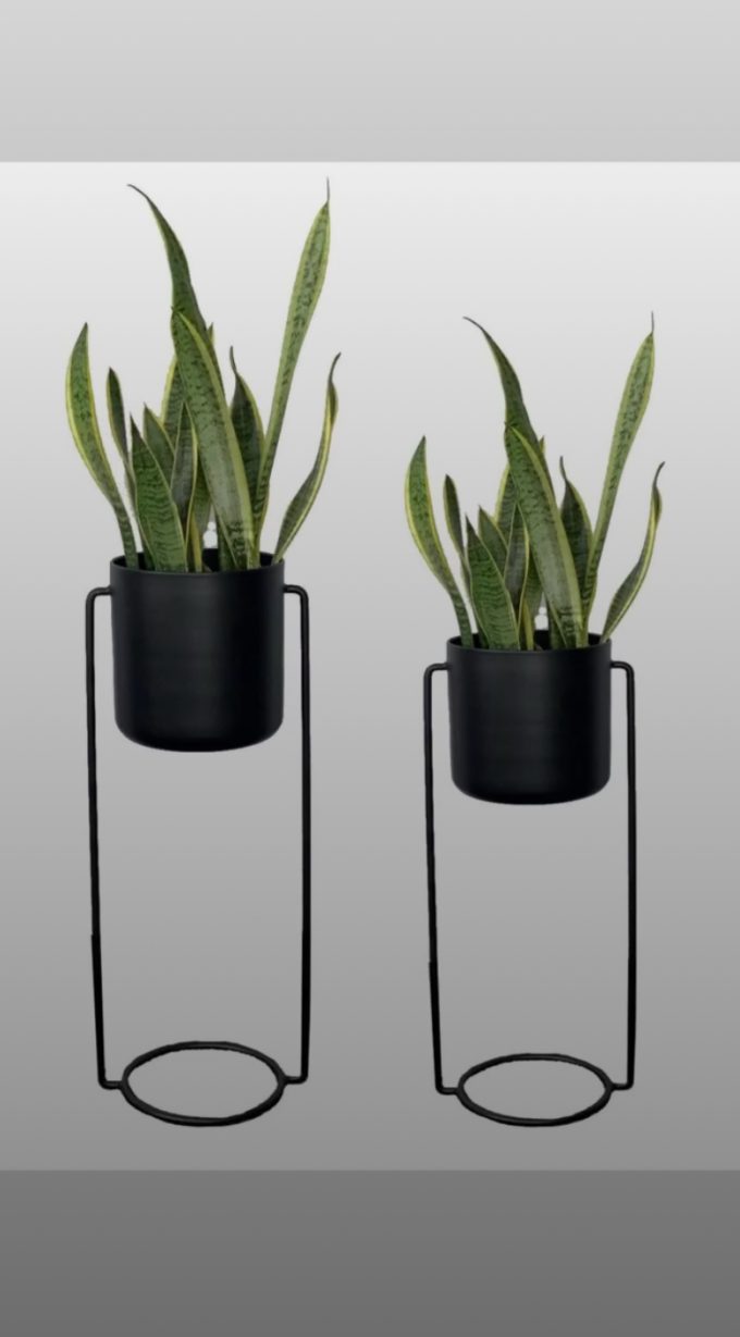 Planter Pot on Stand